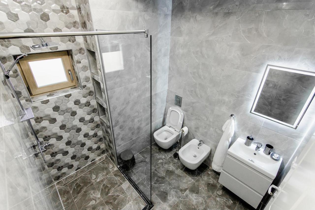 Samplus Central Apartment Крайова Екстериор снимка